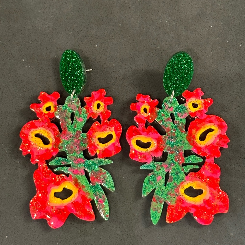 Vibrant Floral Earrings in Red and Green